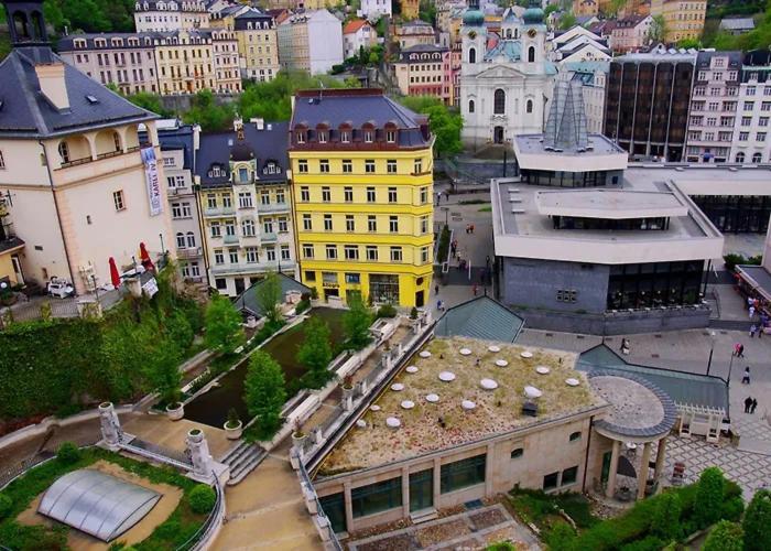 Hotel Ester KLV Exterior foto
