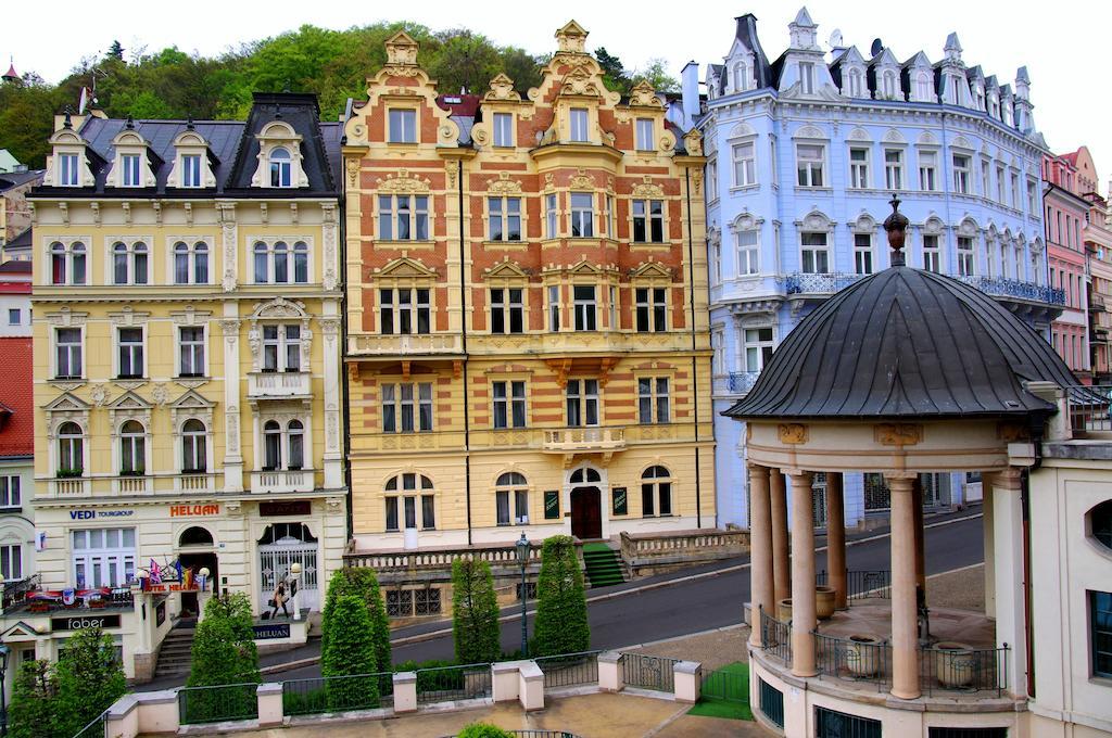 Hotel Ester KLV Exterior foto