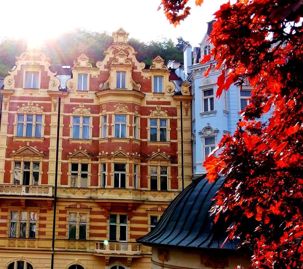 Hotel Ester KLV Exterior foto
