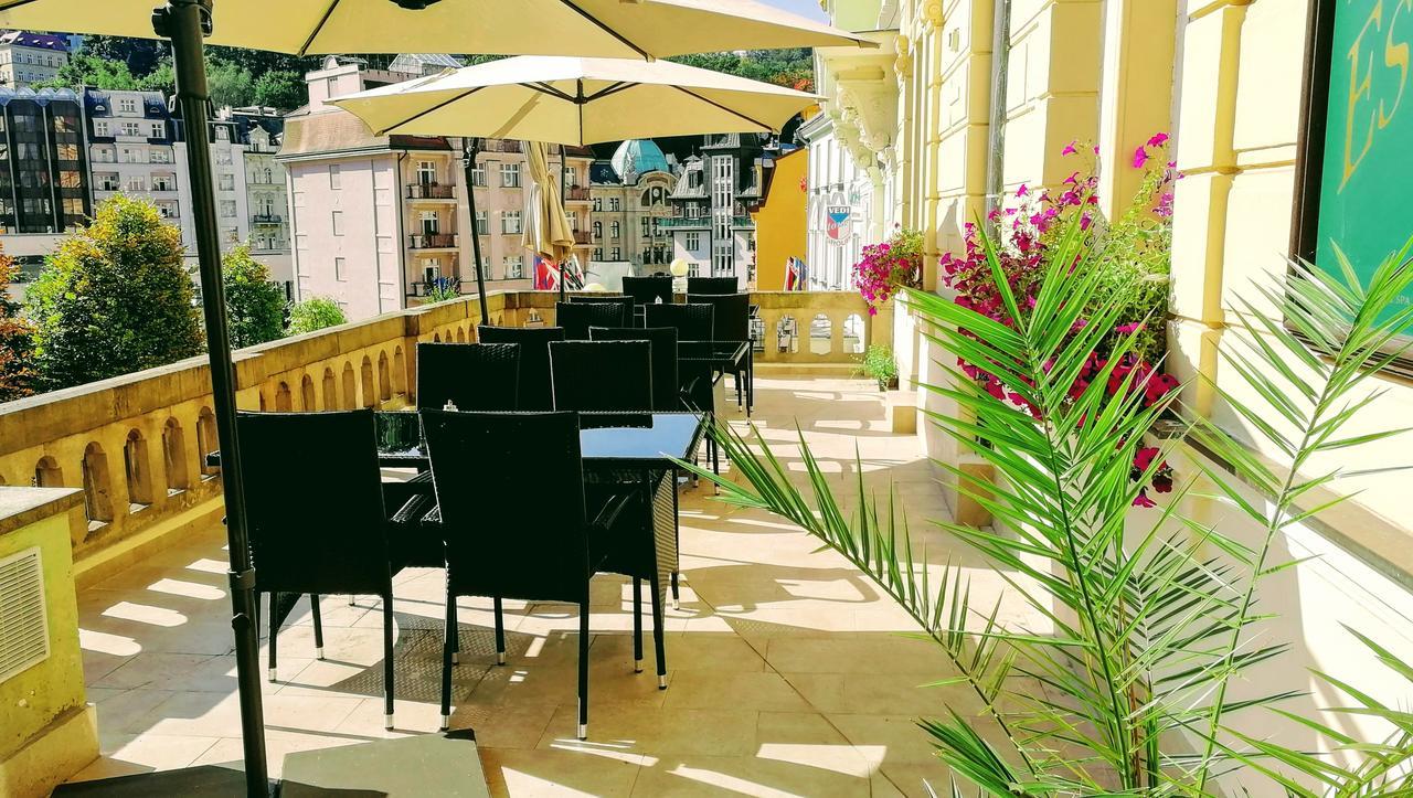 Hotel Ester KLV Exterior foto
